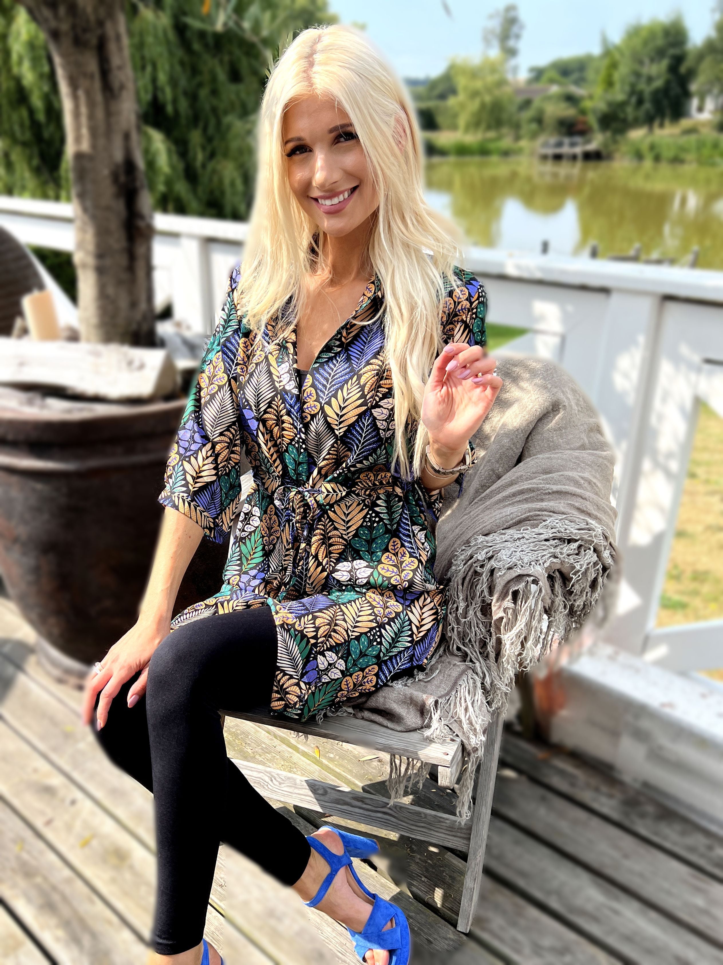 Lily - Mönstrad skjorta med band - M